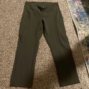 lululemon army green cropped leggings with pockets
